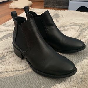 Steve Madden chelsea boots